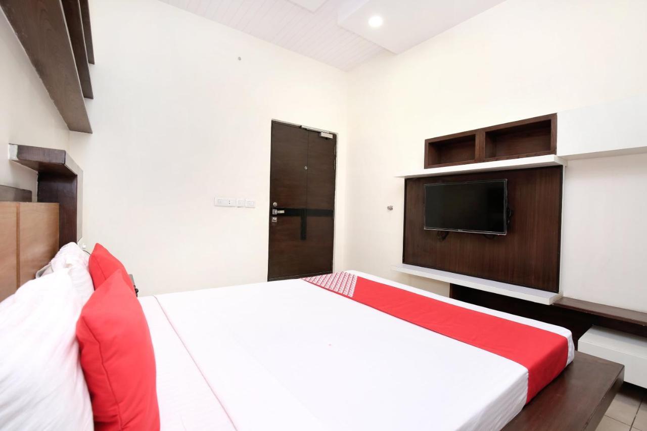 Hotel Grand M Lajjo Ludhijána Kültér fotó