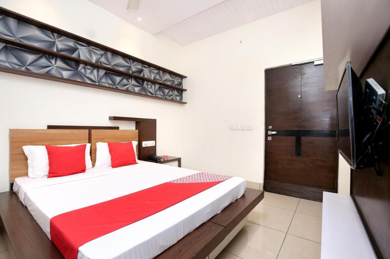 Hotel Grand M Lajjo Ludhijána Kültér fotó
